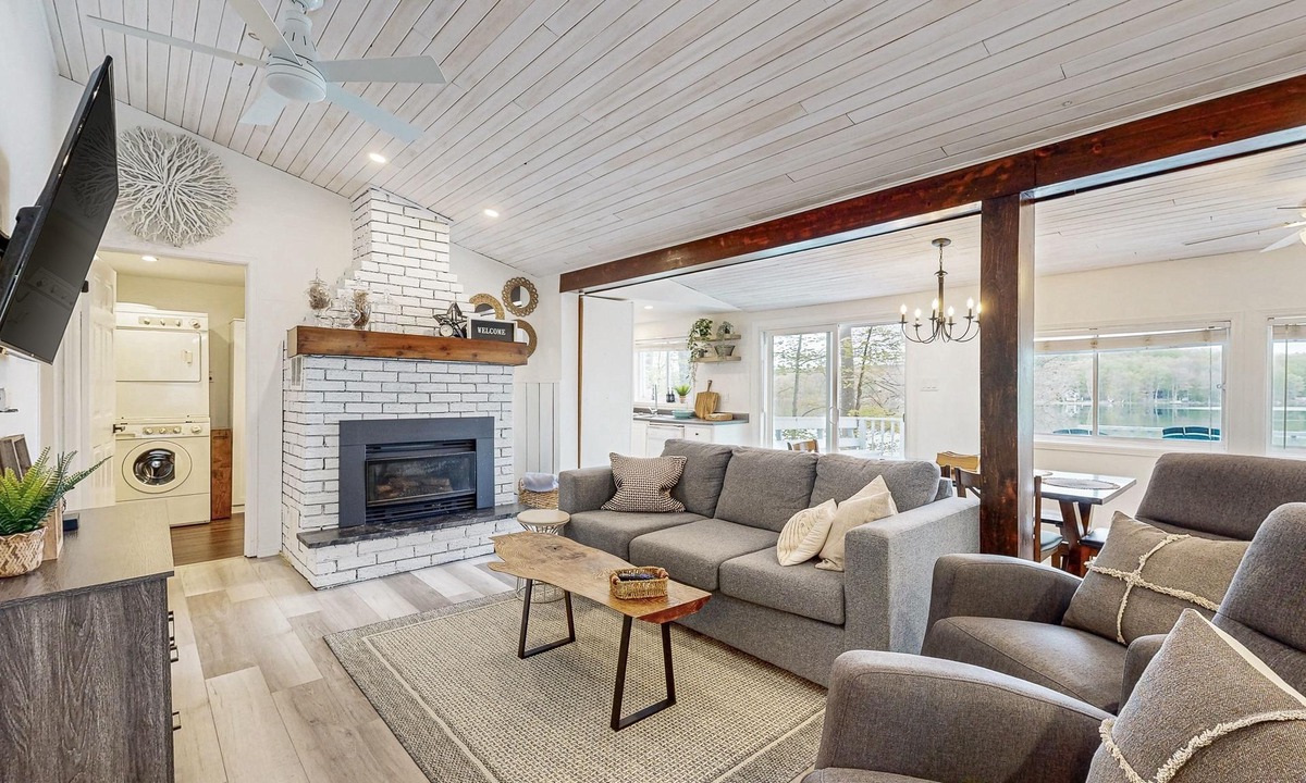Tiny Cottage | Tranquil lakeside cottage with modern comforts, waterfront views & outdoor fun