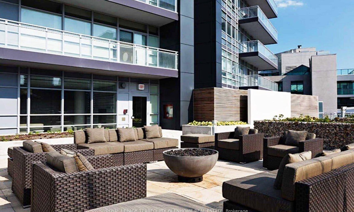 Bathurst Quay Condo | Two-bedroom furnished condo unit for one month's rent in Downtown Toronto.