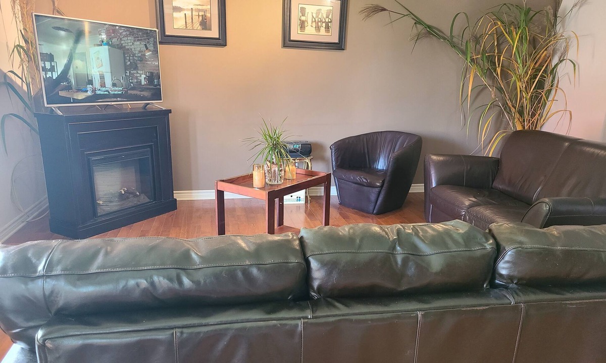 Orleans Village - Chateauneuf House | Two Bedroom home nestled in a quite Orleans neighborhood. 12 minutes to downtown
