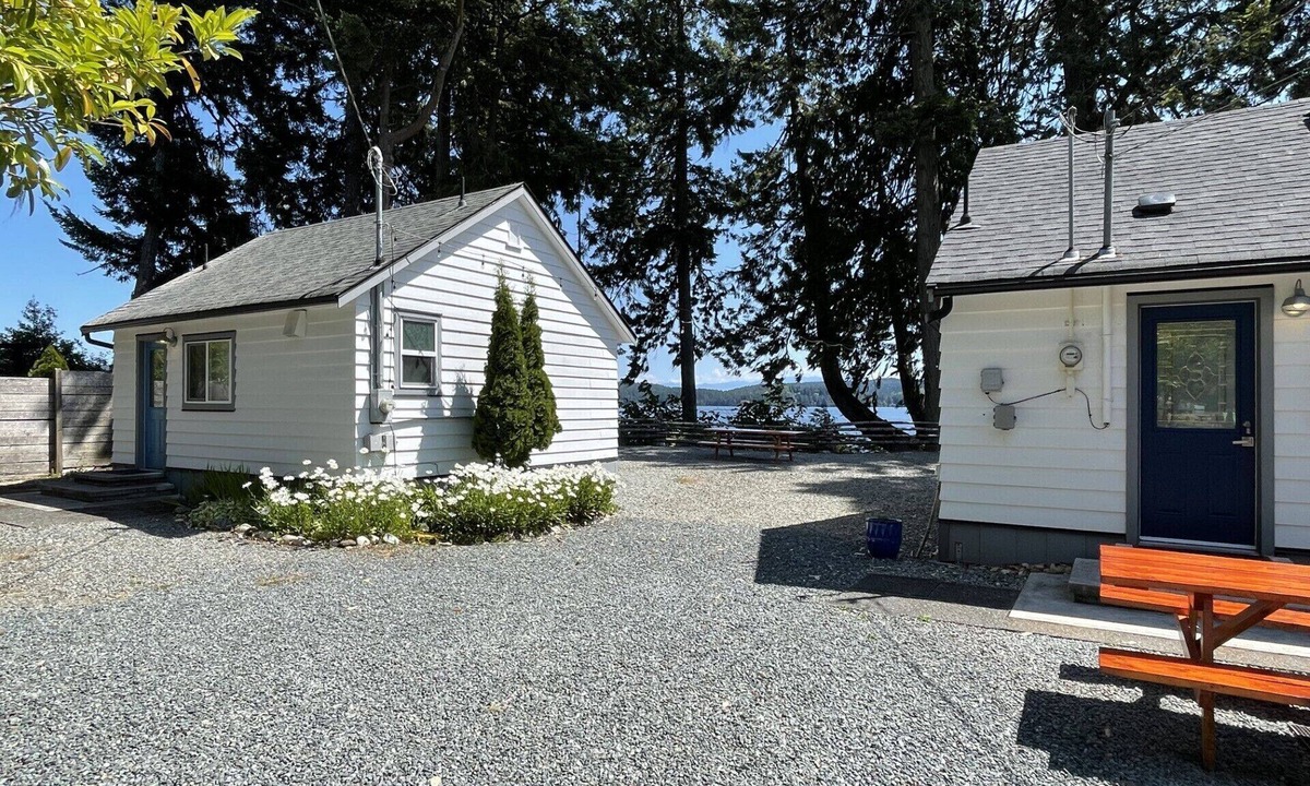 Sooke Cottage | Two Waterfront Cottages with Beach Access - Sleeps 6