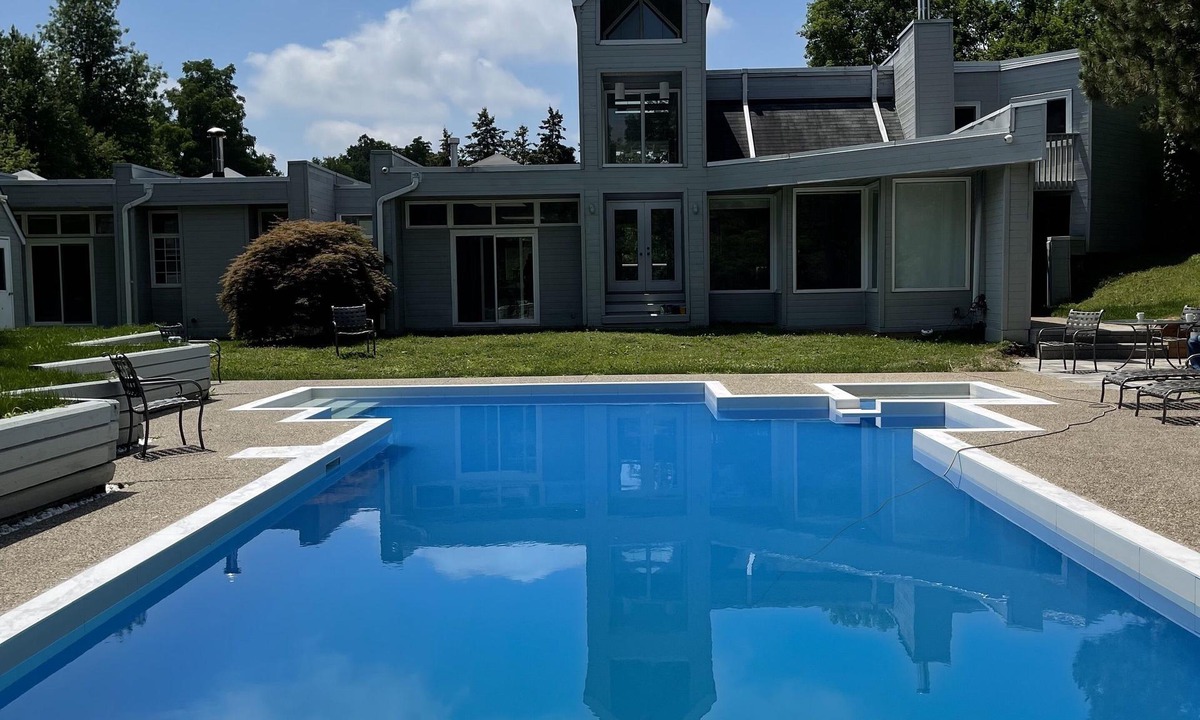 Campbellville House | Unique property perfect getaway in beautiful Campbellville