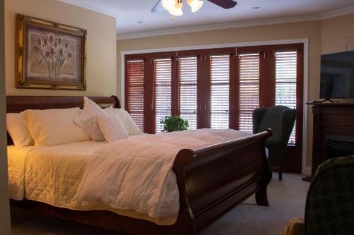 Historic Old Town Bed & Breakfast | Upper Canada Coach House