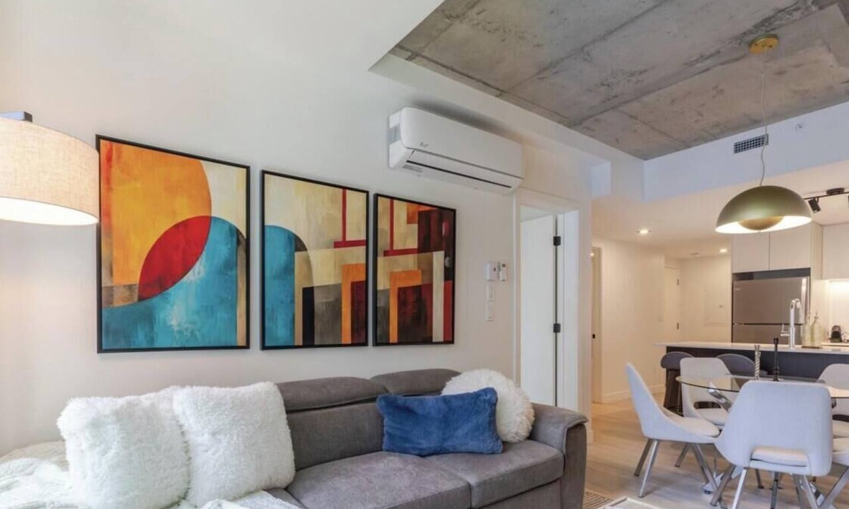 Quartier des Spectacles Apartment | Urban Oasis Downtown | Pools Gym & Entertainment