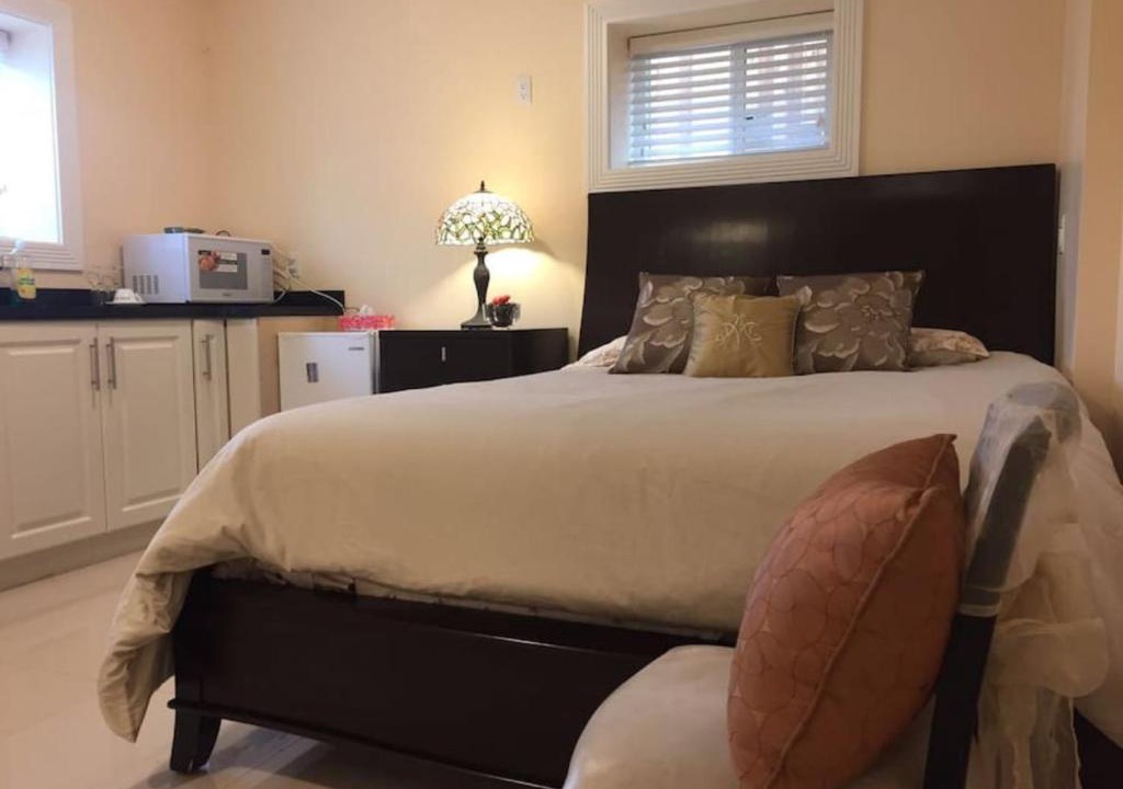 Renfrew-Collingwood House | Vancouver East 22nd Family Suite