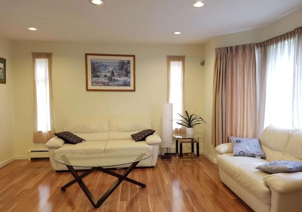 Renfrew-Collingwood Villa | Vancouver Euclid House