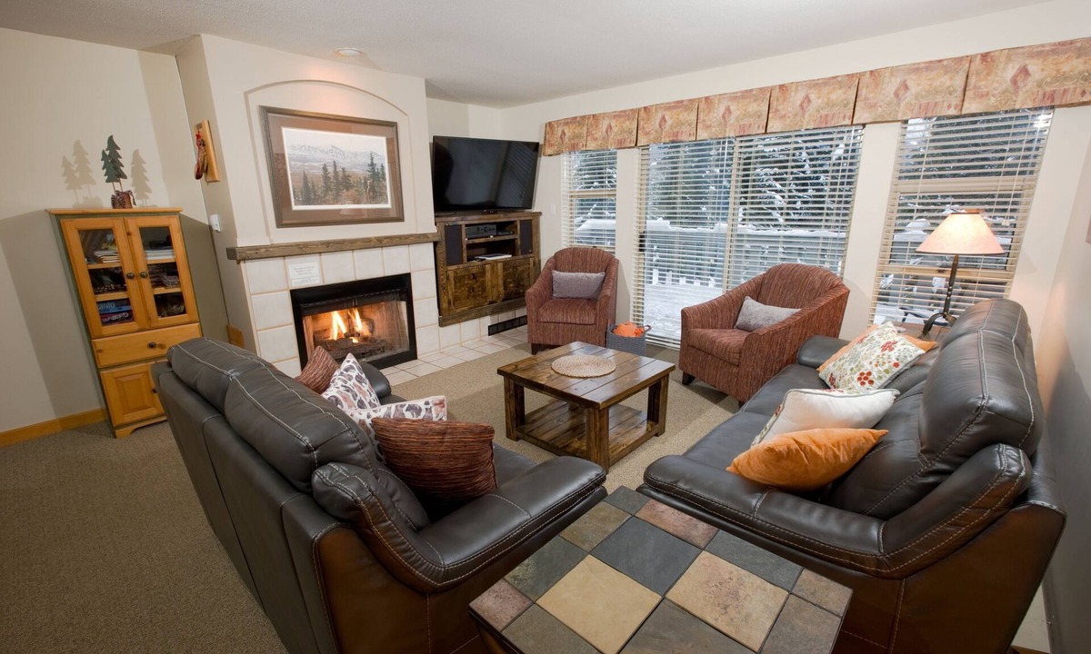 Blackcomb House | Very Attractive Spacious Condo. Excellent Location. Must See!