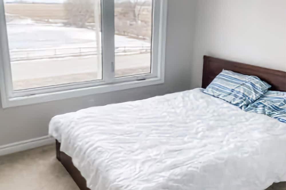 Ottawa Division House | Visiting Ottawa /Kanata/ Stittisville