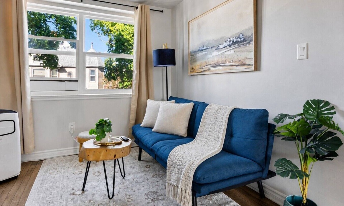 Walkerville Apartment | Walkerville 1BR Suite + Office | Near Casino & Ford