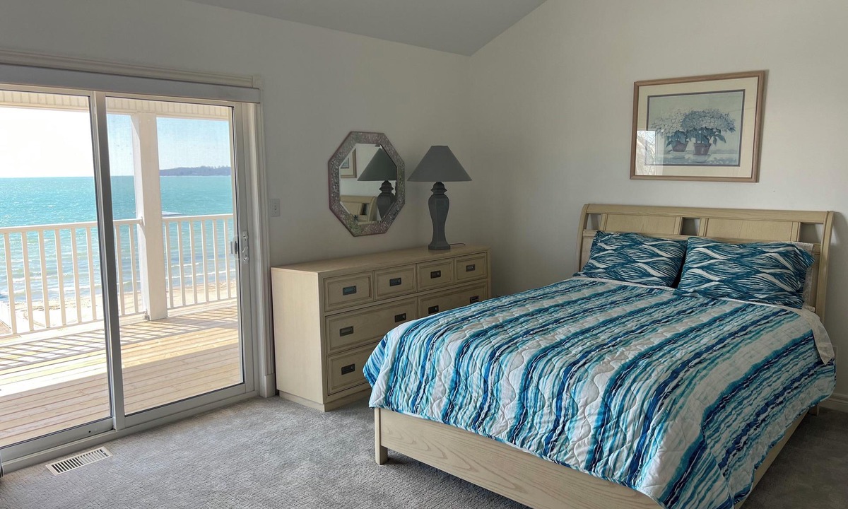 Crystal Beach House | Water front property directly in the beachnGated area with pool & tennis court