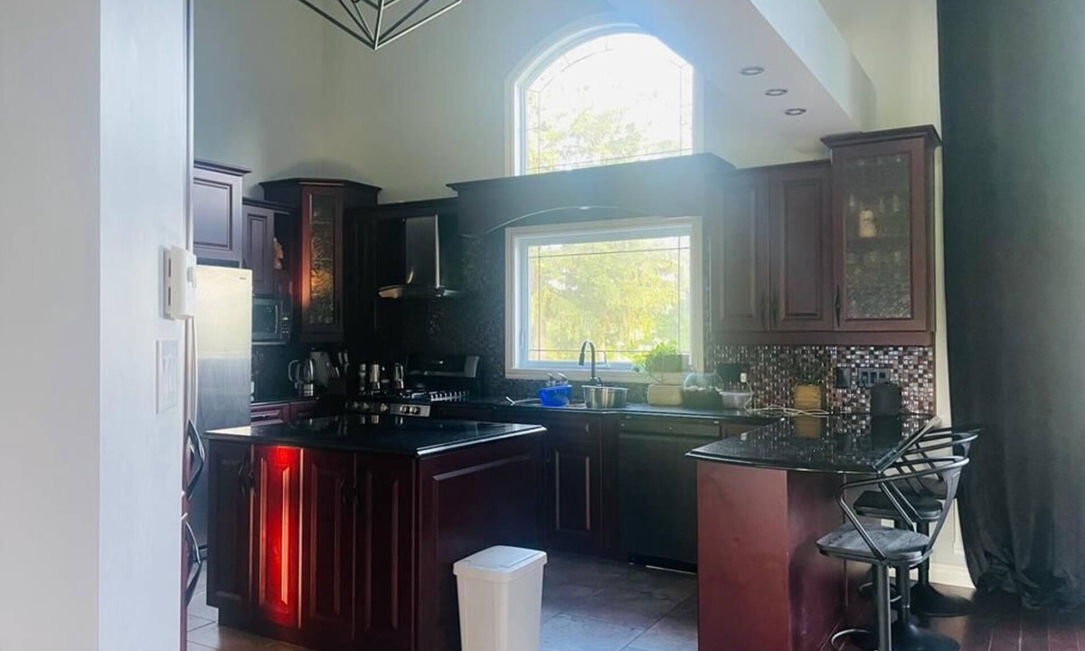 Communaute-Urbaine-de-l'Outaouais House | Waterfront 4-bedroom house 25mins from downtown Ottawa