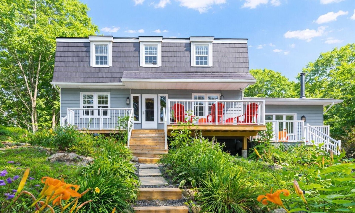 Parry Sound Cottage | Waterfront and Woodland Retreat in Parry Sound