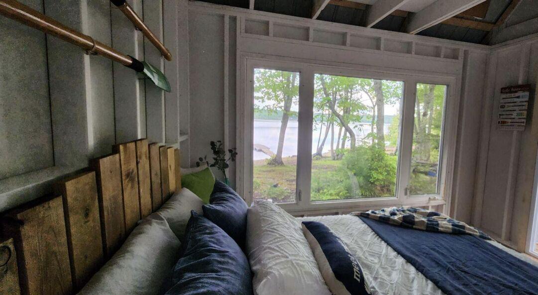 Cambridge-Narrows Cottage | Waterfront Cozy Cottage