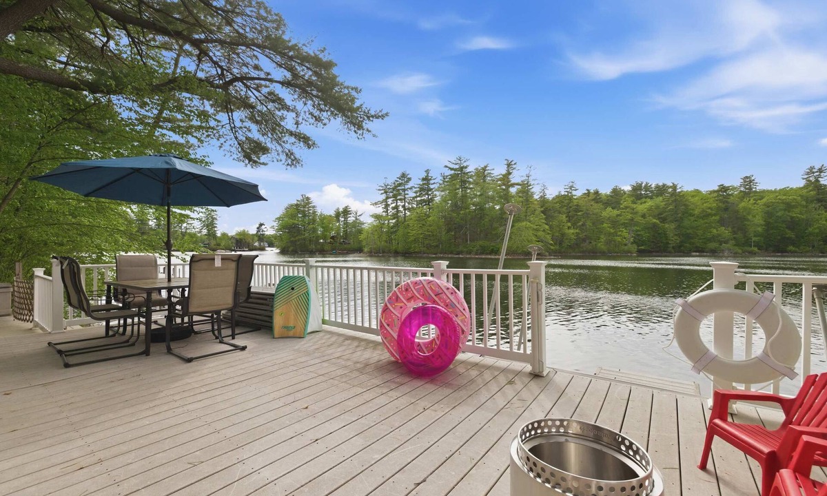 Ward Hill House | Waterfront Getaway w/Dock & Lake Views