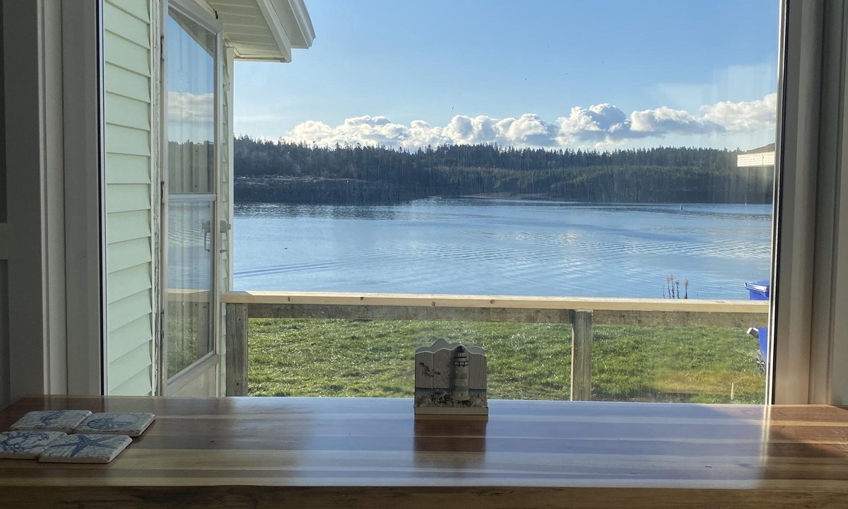 Blacks Harbour House | Waterfront House, Starlink internet, good parking lot, 2 bedrooms
