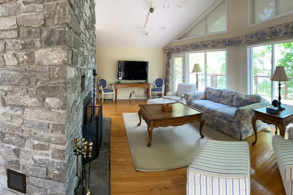 Lagoon City Cottage | Waterfront, private beach, cottage, deck