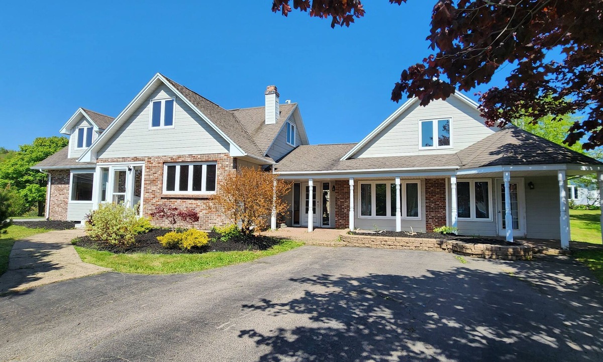 Port Hawkesbury House | Welcome to beautiful Cape Bretton Island, home of the world famous Cabot Trail.