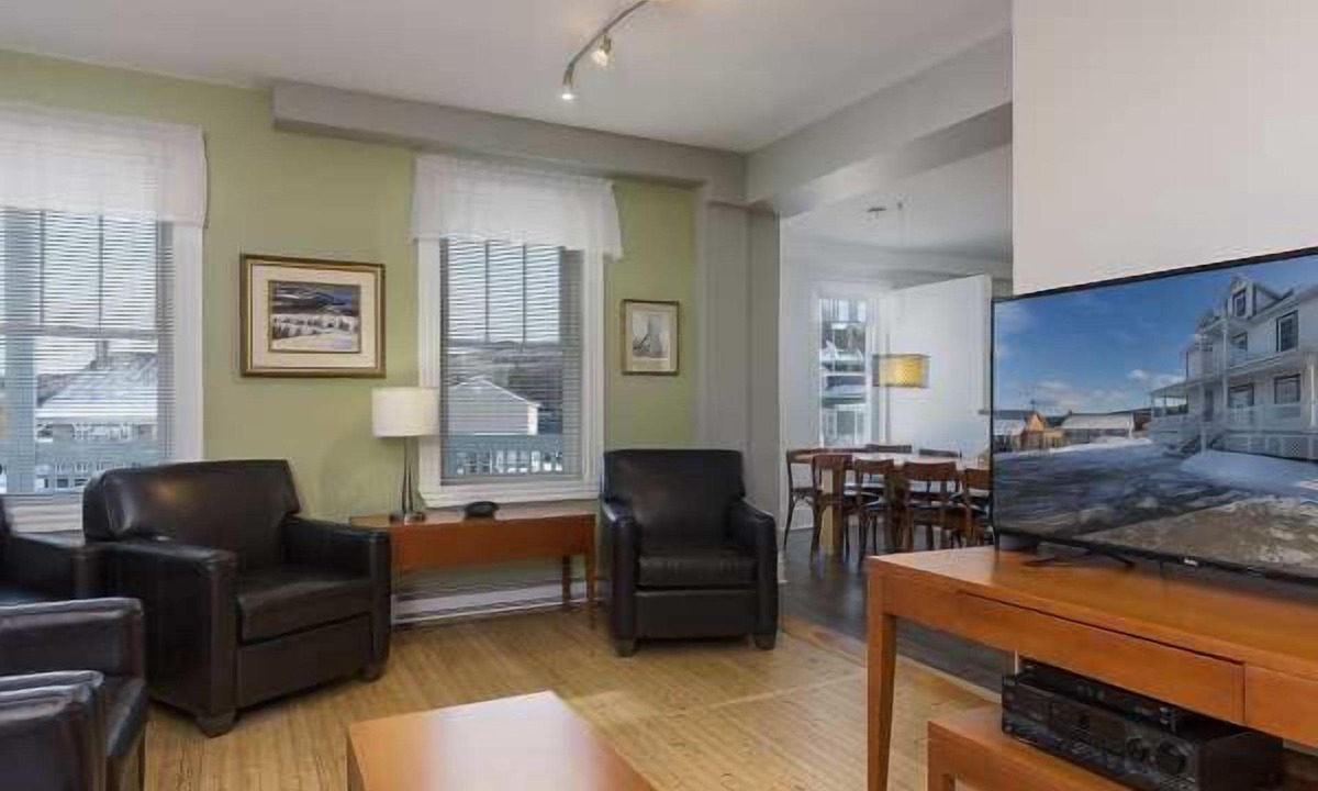 Saint Aime Des Lacs House | Welcome to the presbytery of St-Aimé des Lacs in C