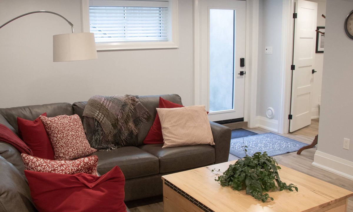 Guelph Apartment | Welcome to the Haven in the Old University Neighbourhood!