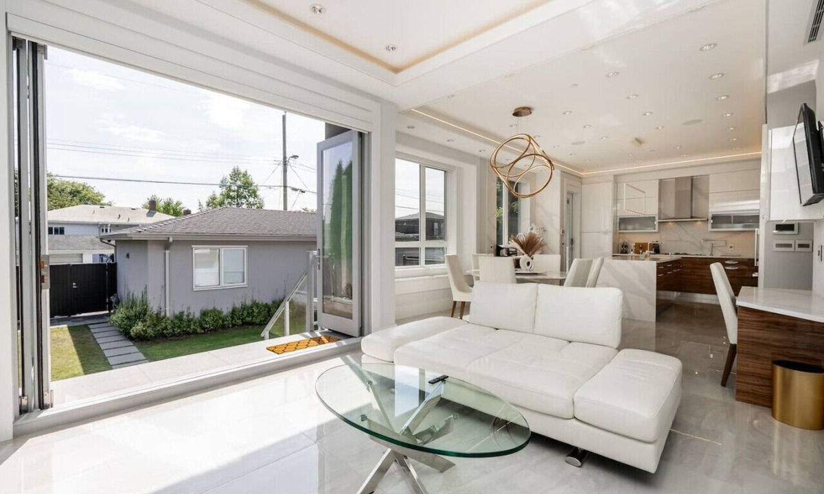 Killarney House | Welcome to Your Dream Vancouver Getaway