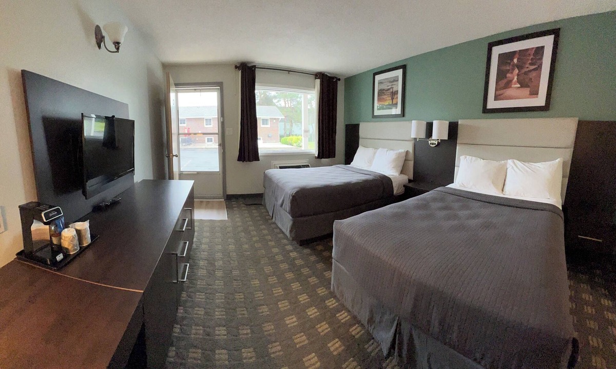 Bracebridge Hotel | Wellington Inn