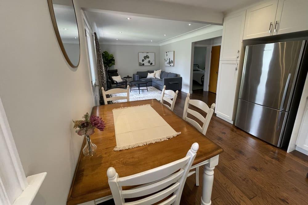 Hamilton House | West Hamilton Home