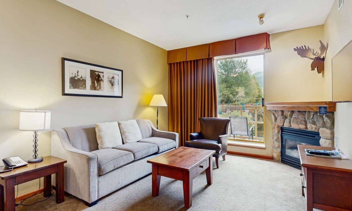Village North Hotel | Whistler - Cascade Lodge 116