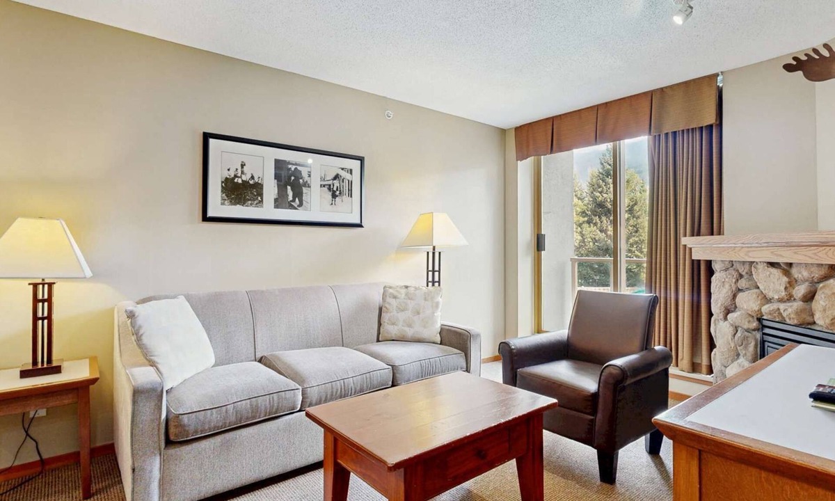 Village North Hotel | Whistler - Cascade Lodge 212