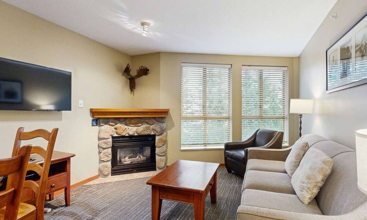 Village North Hotel | Whistler - Cascade Lodge 433