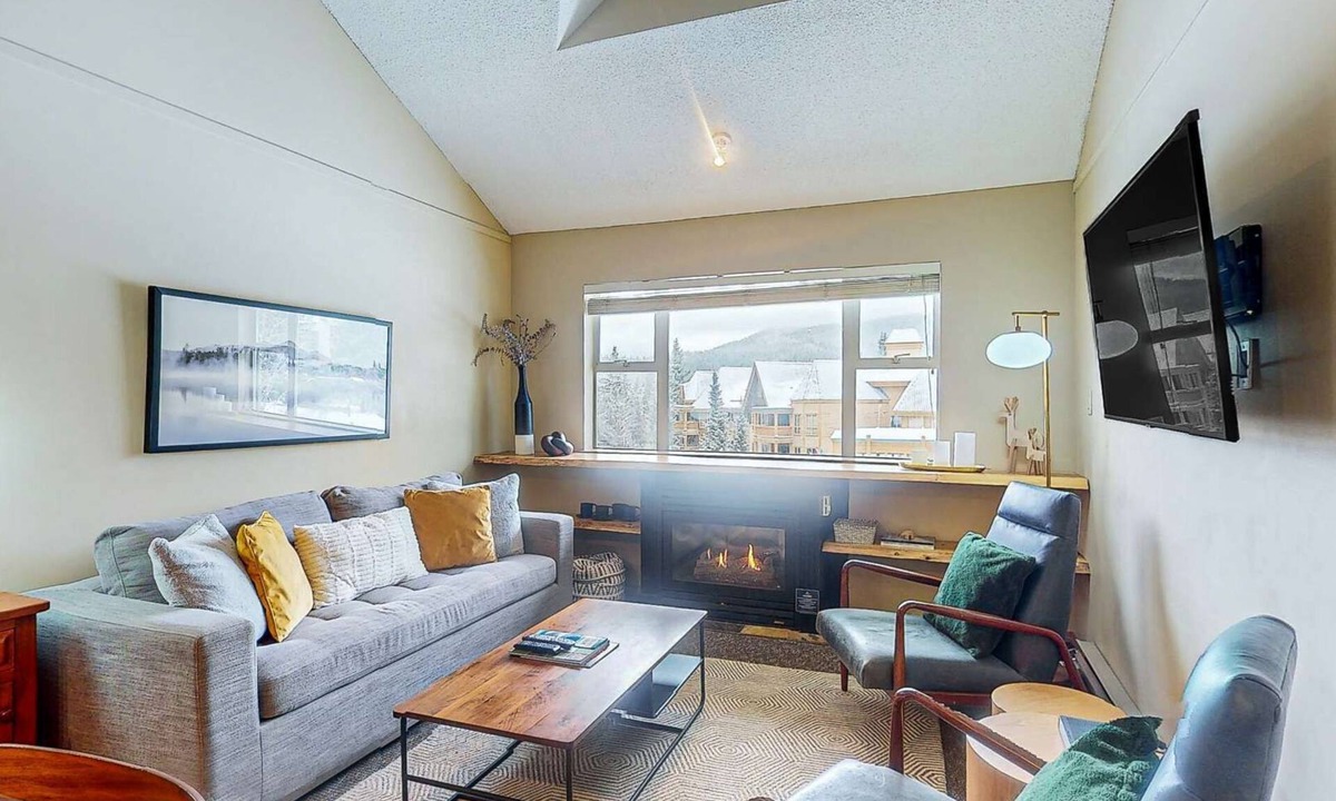 Blackcomb Hotel | Whistler - Glacier Lodge 323