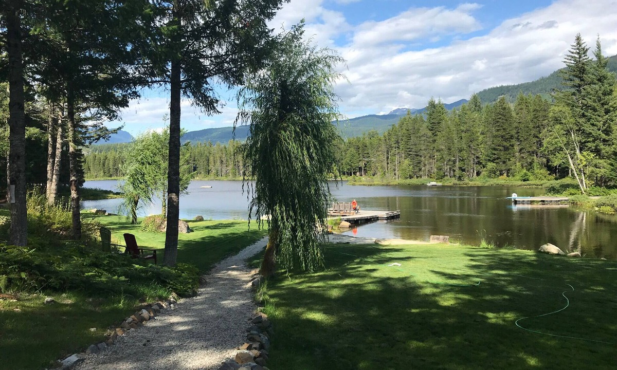 Pinecrest Estates House | Whistler Home at Pinecrest Estates country life rent for family summer vacation