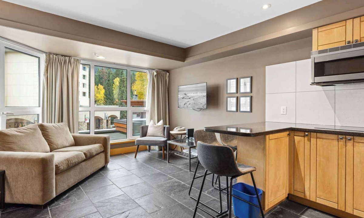 Blackcomb Hotel | Whistler - Le Chamois - 1 Bedroom #202