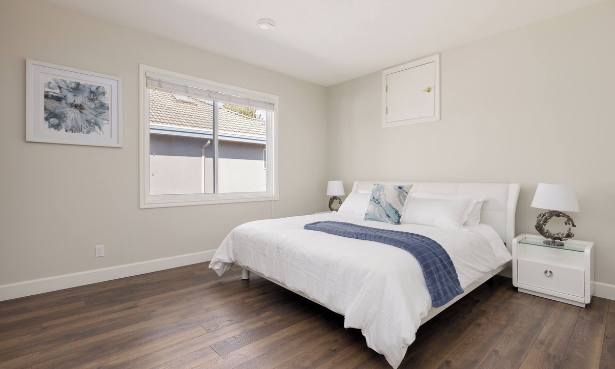 Richmond Apartment | White DoubleRoom PrivateBathroom