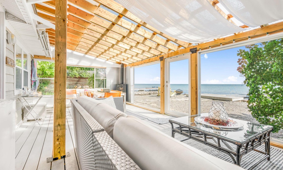 Ramara Cottage | Wood fired Hot Tub- Lakeside Cottage compound