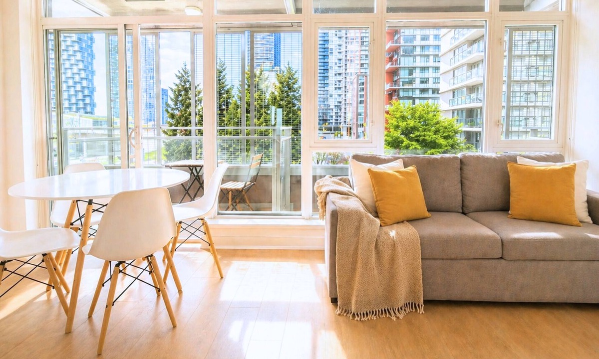 Downtown Vancouver Apartment | Yaletown, A/C, parking, 7 min walk to beach, downtown, Skytrain