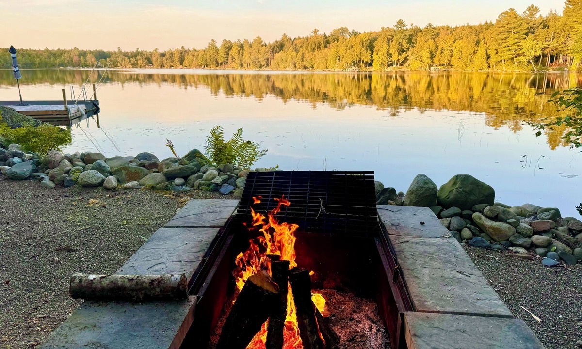 Lincoln House | Year-Round Lakefront Retreat with Cedar Barrel Sauna and Treehouse