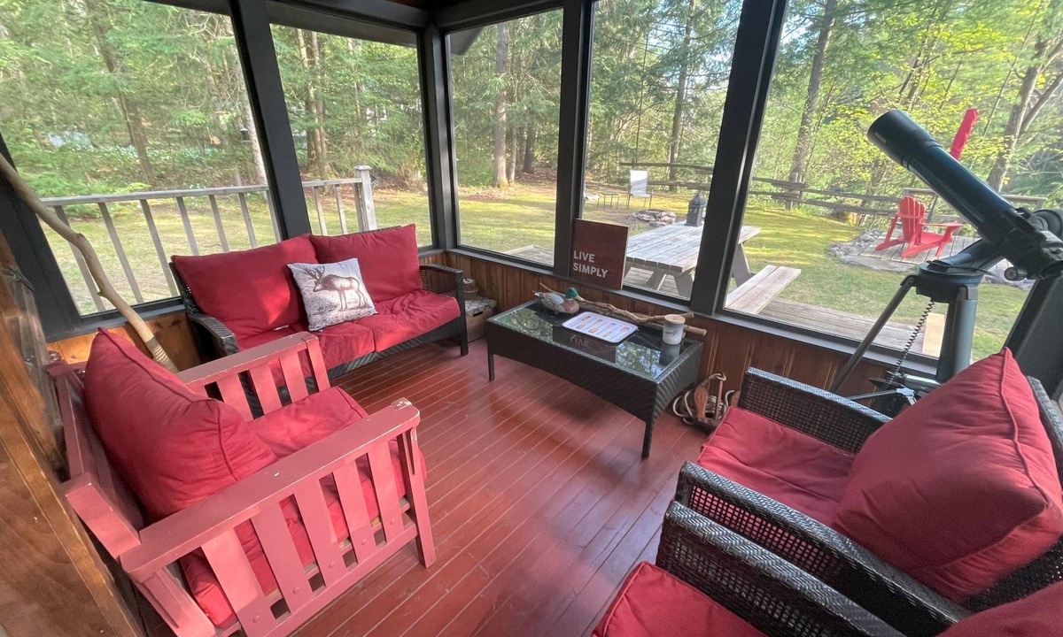 Minden Cottage | ZenDen is a place to relax, unwind and let the stress of the city behind you.