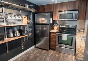 Beautiful Home in King West Village