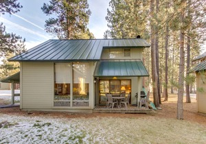 Family-Friendly Home with Shared Pool - Close to Town - Free SHARC Access in Sunriver