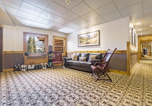 Junior suite w/kitchenette, gas fireplace & ski in-out in Telluride