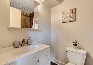 Modern 1BR with King Bed - Near Downtown Ottawa! in Ottawa