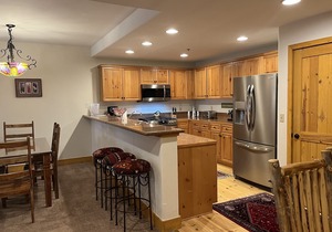 Pet-Friendly 1-Bedroom Condo With Pool, Hot Tubs in Mountain Village