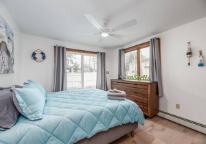 Pine Point Beach Home| Fire Pit| Walk To Beach