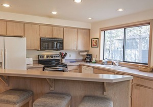 Tokatee! Double Master Suites in this Large Family Home Near Golf, River and Tra in Sunriver