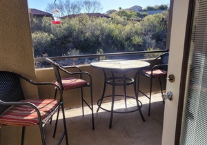 Tucson flair in this 2nd floor-serene patio -close to main pool- exercise rm in Tucson