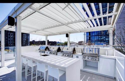 Milton Park Apartment | Élégant condo avec vue panoramique au cœur de Montréal