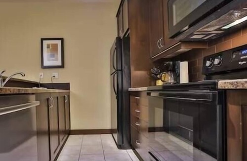 Fernie Condo | 1 BDRM/King/AC/Hot Tub & Pool