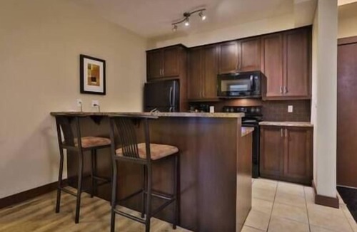 Fernie Condo | 1 BDRM/King/AC/Hot Tub & Pool