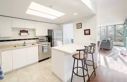 Central Apartment | 1 Bedroom Apartment in Heart of Vancouver