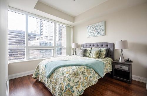 Willowdale Apartment | 1 Bedroom Condo with Balcony & Skyline View Downtown Toronto