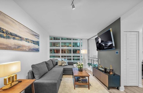 Central Apartment | 1-BR Condo in Downtown/Parking/City Views/AC